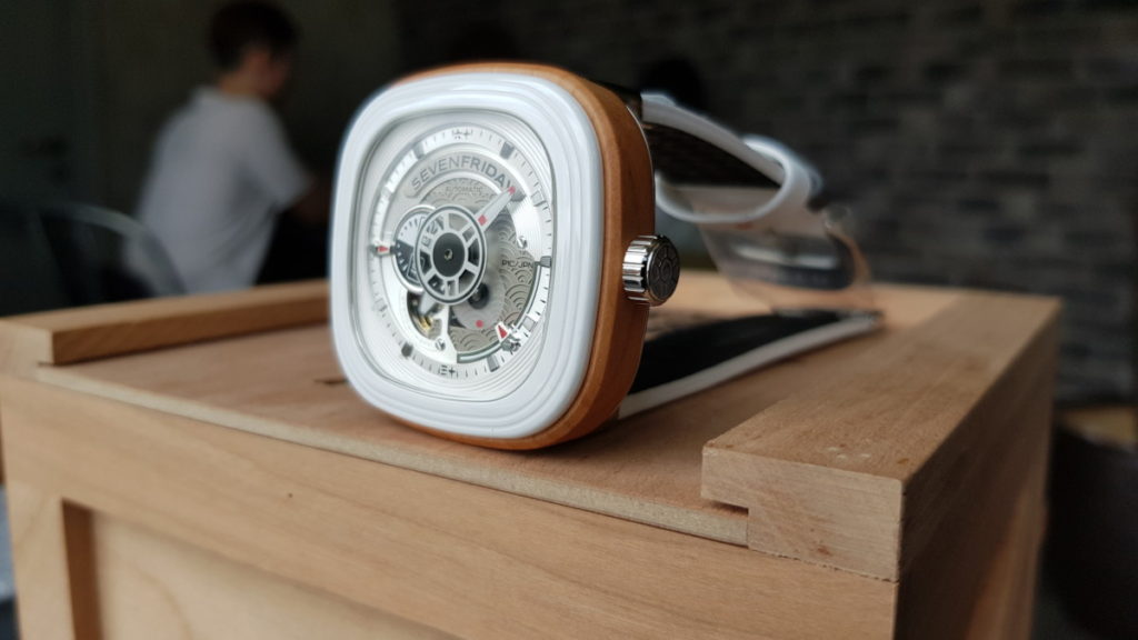 You definitely wood want this SEVENFRIDAY Japan P1B/03 timepiece on your wrist 3
