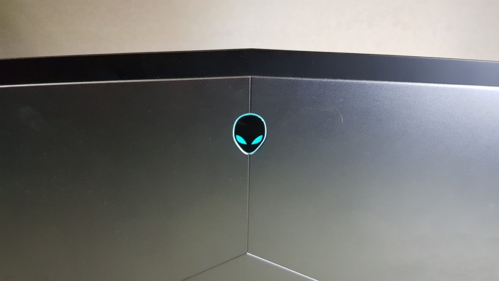 Alienware 17 R4 - Out of this World 9