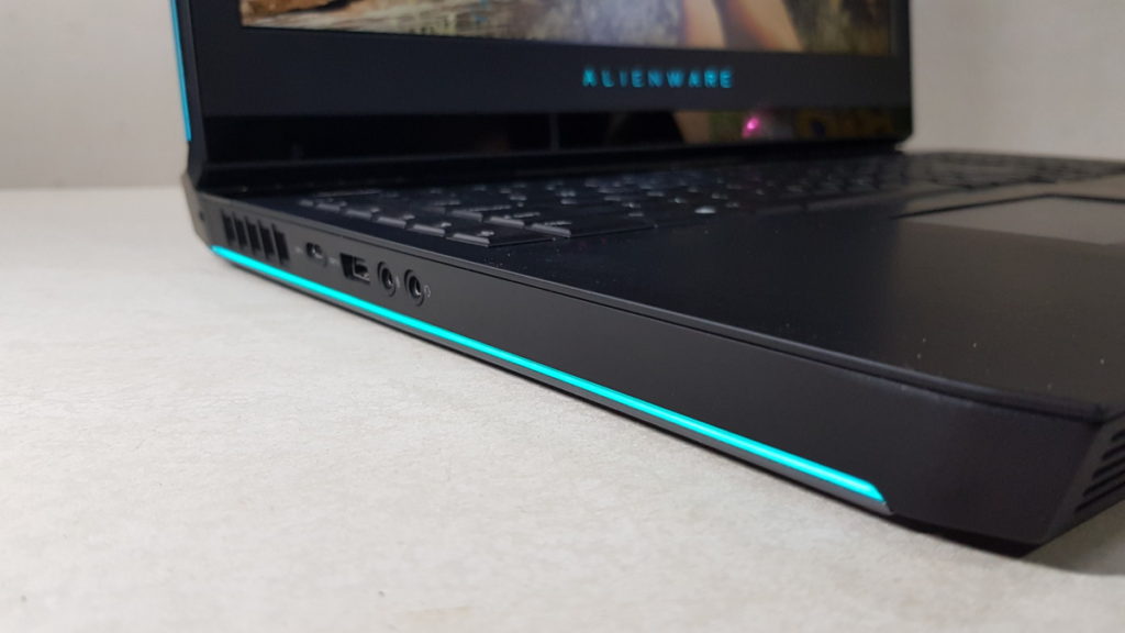 Alienware 17 R4 - Out of this World 15
