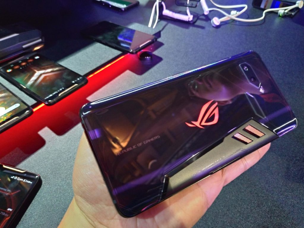 Asus ROG Phone redefines mobile gaming 3