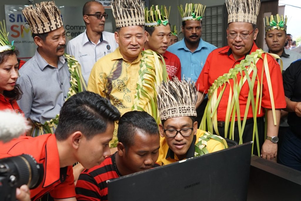 Samsung Smart Community Centre advances RPS Legap, Sungai Siput community to the future 2