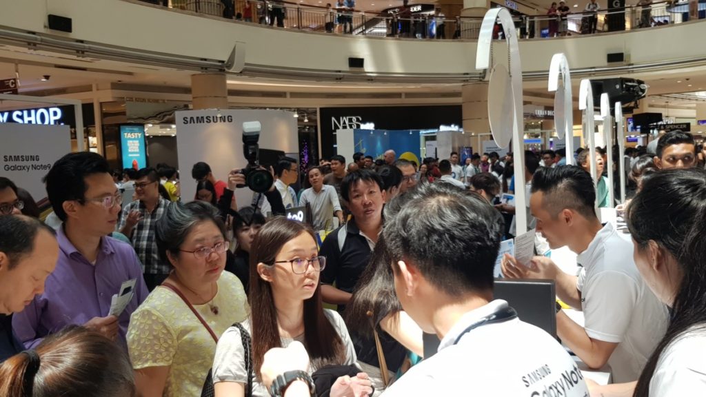 Crowds flocked to the roadshow locations last month to snap up the Galaxy Note9