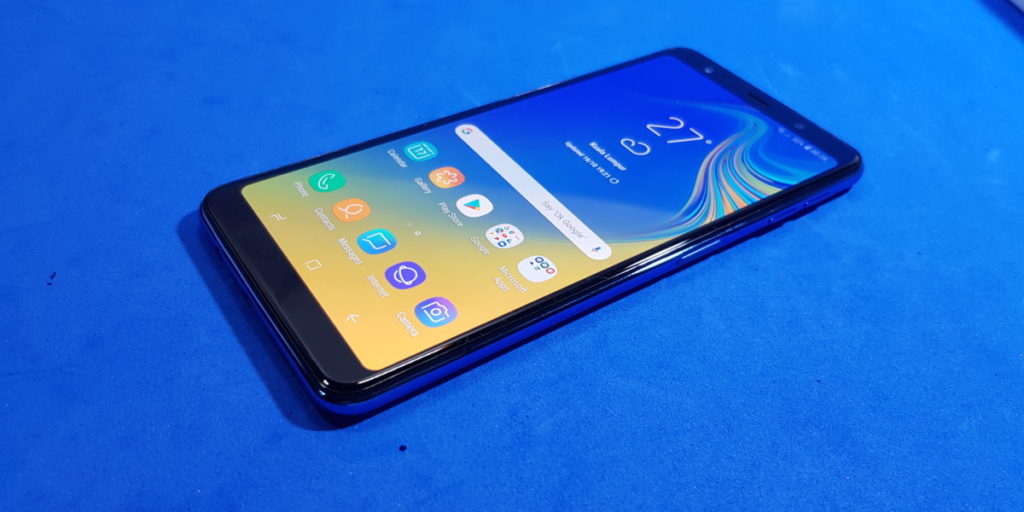 The Galaxy A7 (2018) is Samsung's first triple camera phone. Check out its first Malaysia unboxing 1