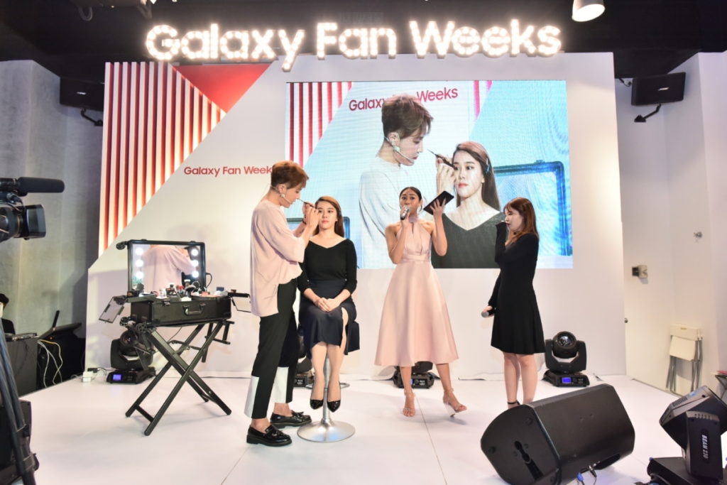 Samsung sends lucky winning trio of Mirror Mirror Me Selfie competition to South Korea 3
