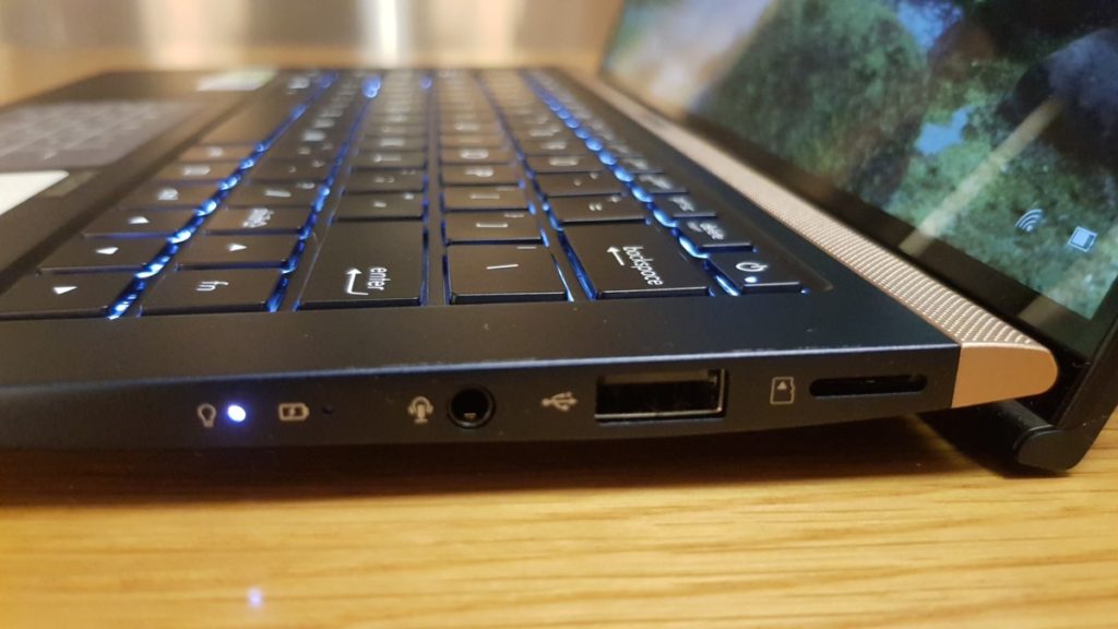 [Review] Asus ZenBook 13 UX333 - Small in Size, Big on Power 3