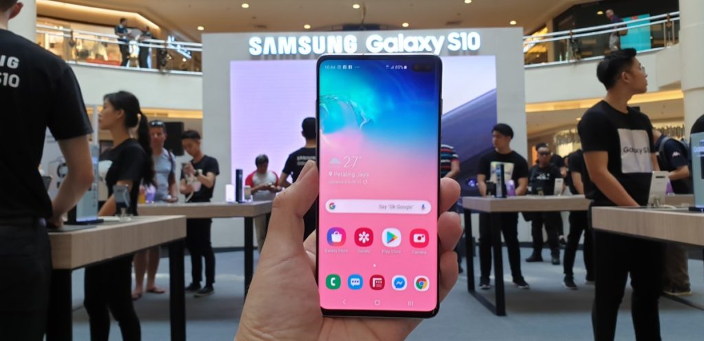 Galaxy S10 roadshows debut nationwide with bargains galore 21