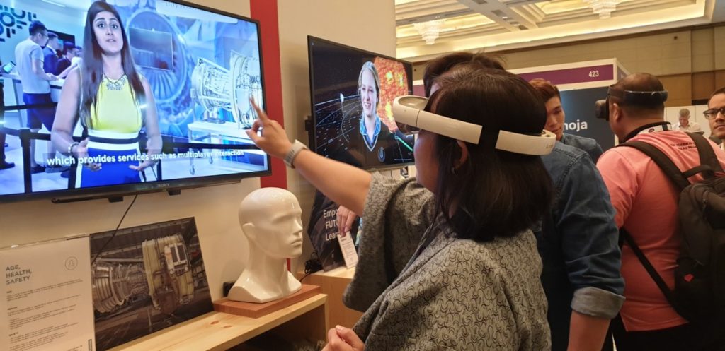 Lenovo VR Classroom showcased at BETT 2019 3