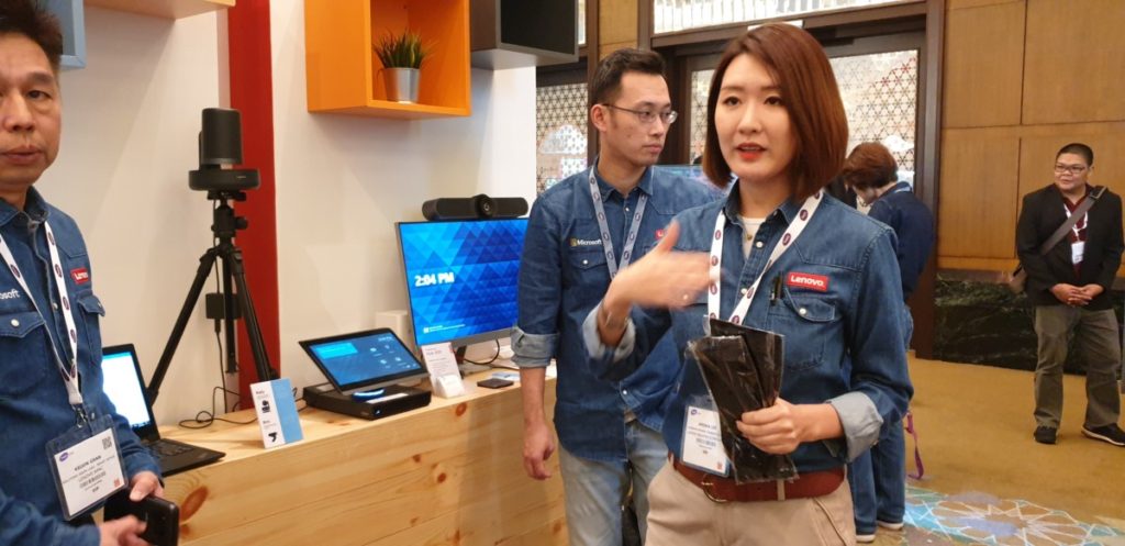 Lenovo VR Classroom showcased at BETT 2019 4