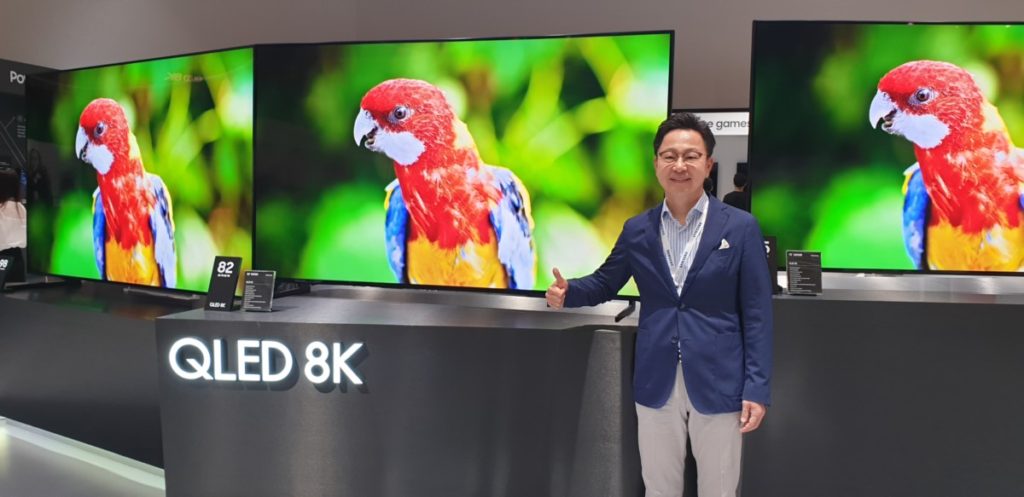 Mr. Yoonsoo Kim, President of Samsung Malaysia Electronics showcasing the latest 8K QLED TVs at Samsung SEAO Forum 2019