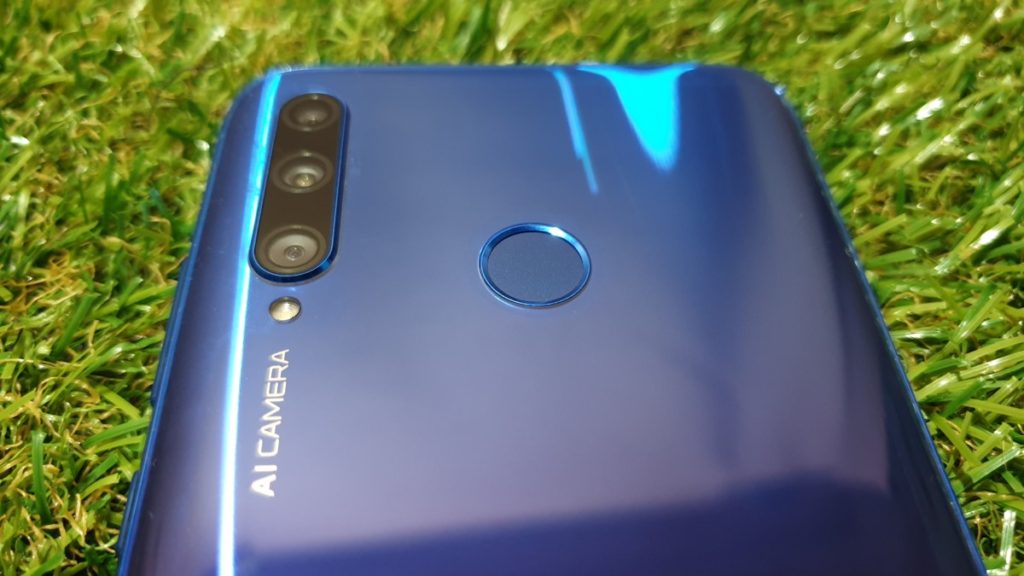 First look at the triple-camera packing HONOR 20 Lite 4