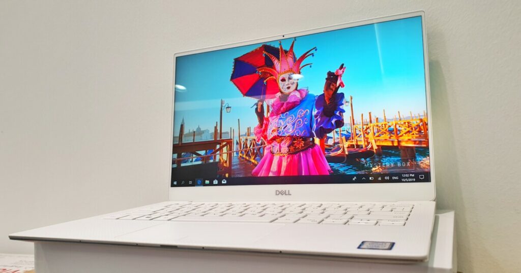 Dell XPS 13 9380 ultrabook unboxing and first look 8