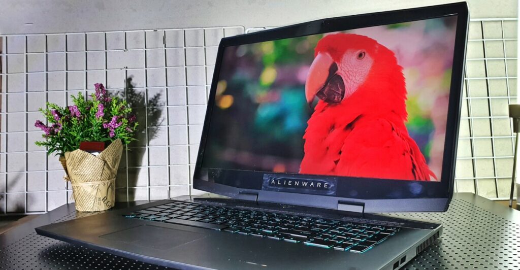 Dell Alienware M17 [Review] - Glorious Gaming Goliath 20