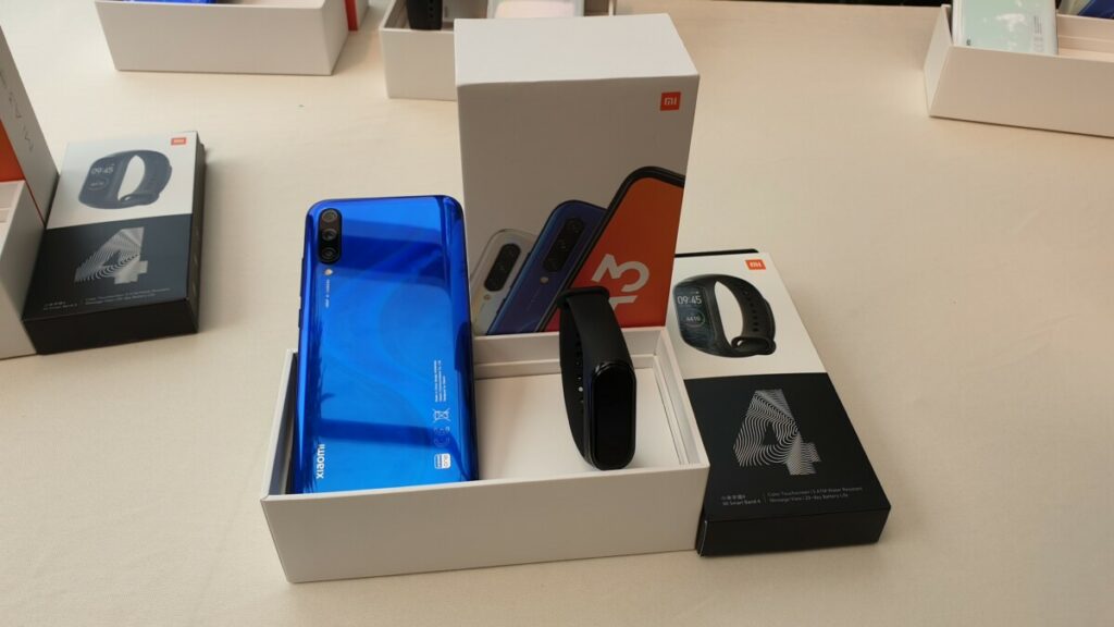 Xiaomi Mi A3 and Mi Smart Band 4