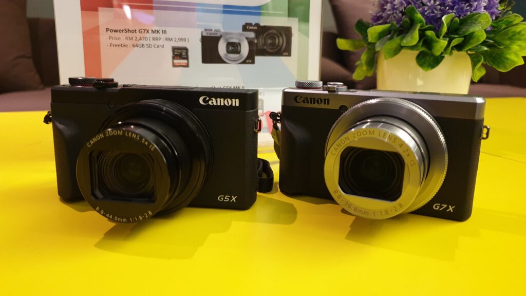 Canon PowerShot G5X Mark II and PowerShot G7X Mark III front