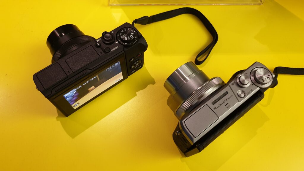 Canon PowerShot G5X Mark II and PowerShot G7X Mark III top
