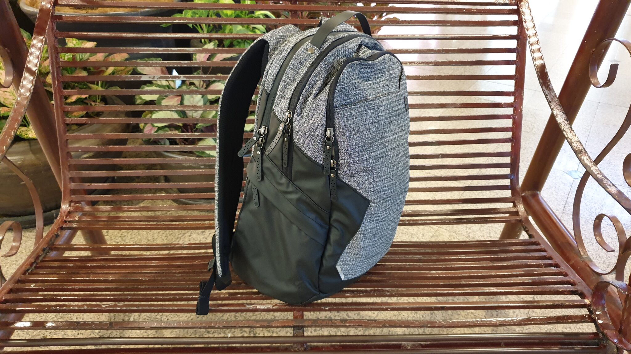 STM Myth 28L backpack side