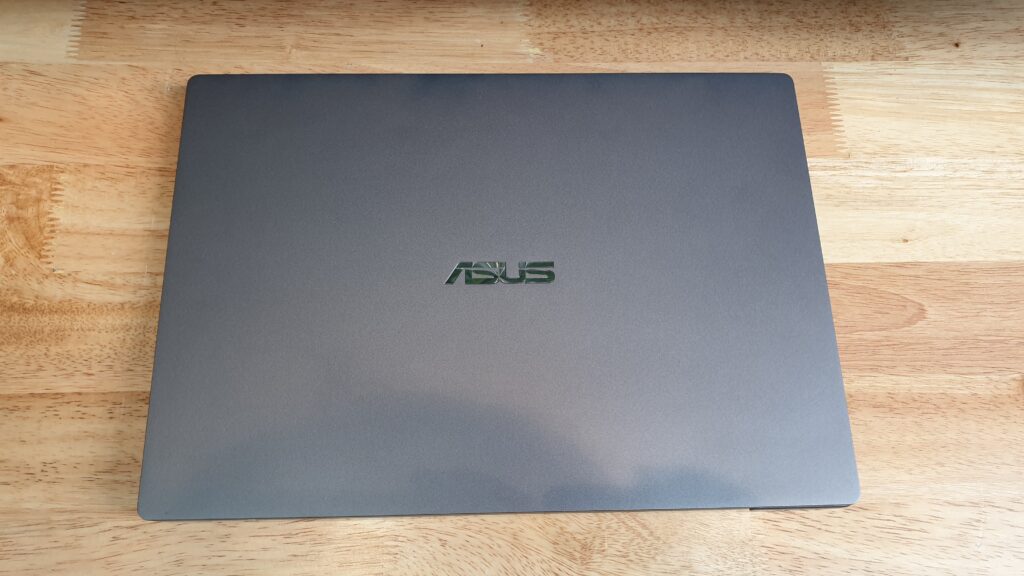 Asus ExpertBook P5440FA top lid
