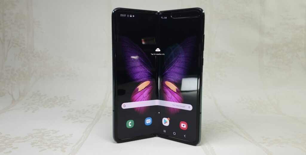 Samsung Galaxy Fold Review - The Future is Now 2