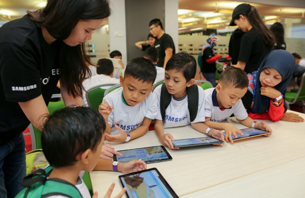 Samsung B40 Children’s Outreach Programme raises awareness on STEM Education 6