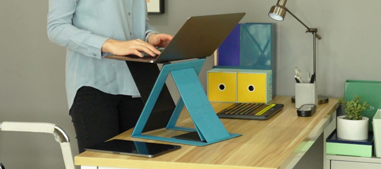 The Moft Z Is A Super Portable Standing Desk That S Hitting