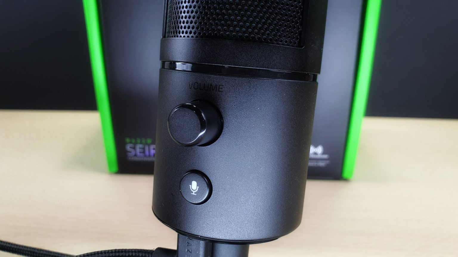 お金を節約-コンデンサーマイク Razer Seiren X ポップガード付•