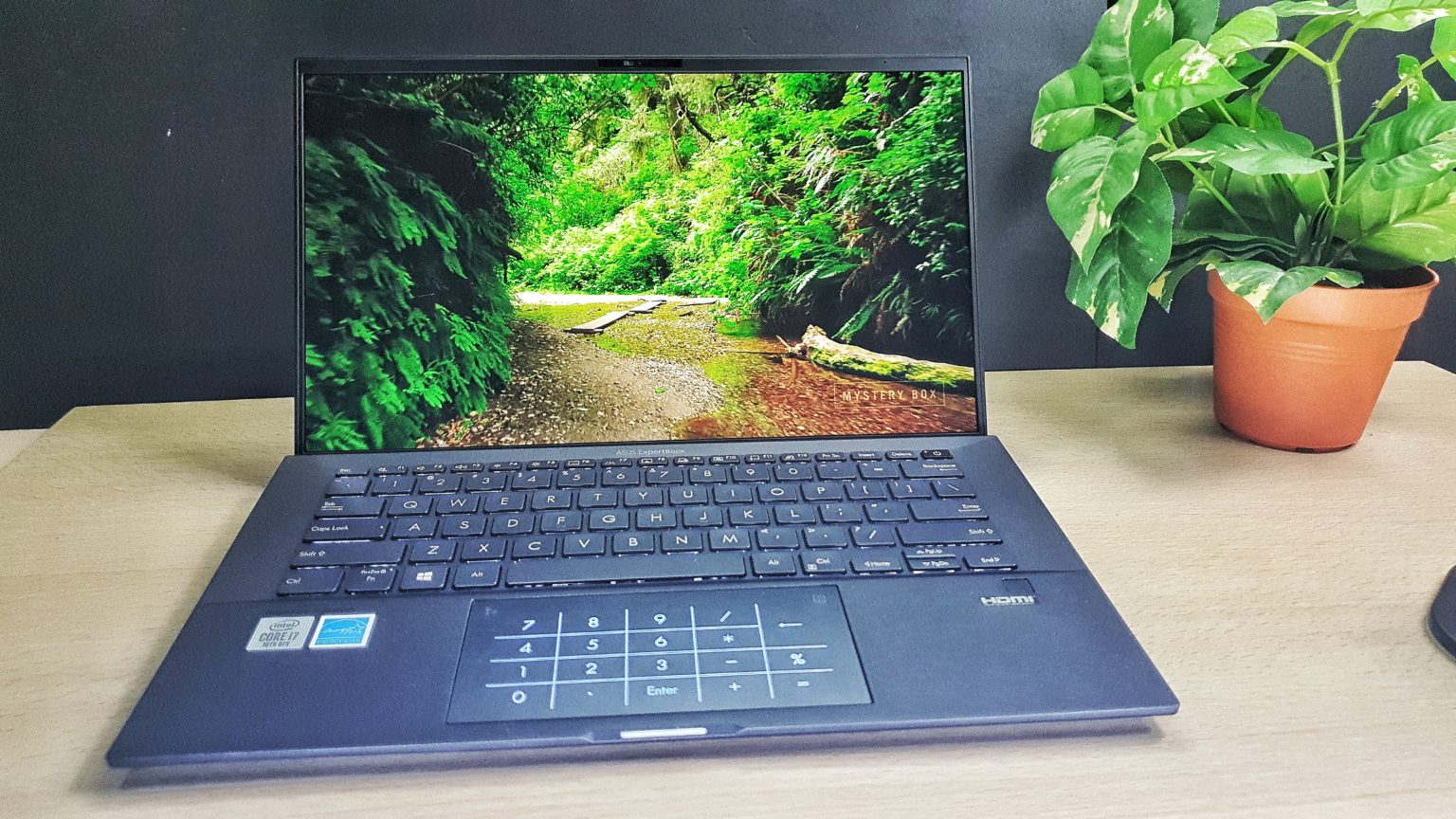 Asus Expertbook B9 [ B9450 ] Notebook Review Amazing Lightness Meets