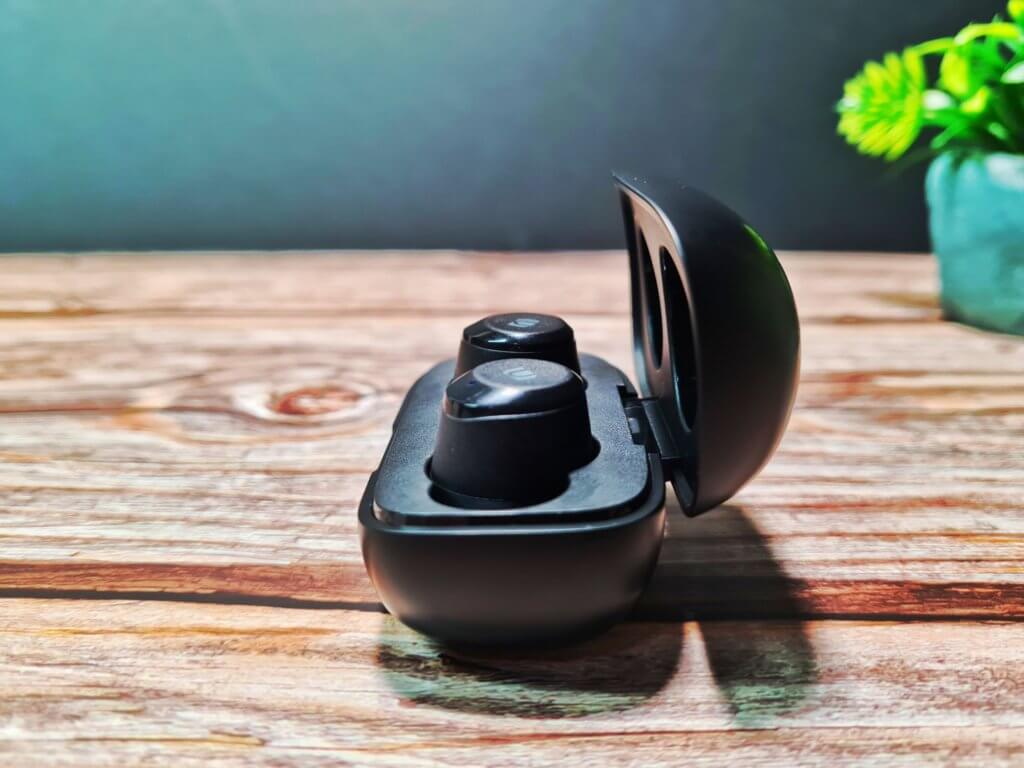 UGREEN HiTune WS100 True Wireless Stereo Earbuds side angle