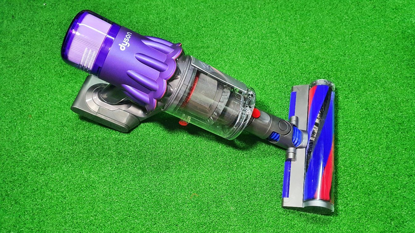 Dyson Slim Fluffy Extra Review - Lightweight, Dustbuster Supremo | Century