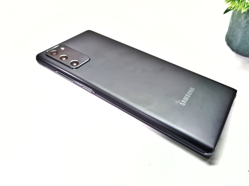 Samsung Galaxy Note20 5G Review backplate