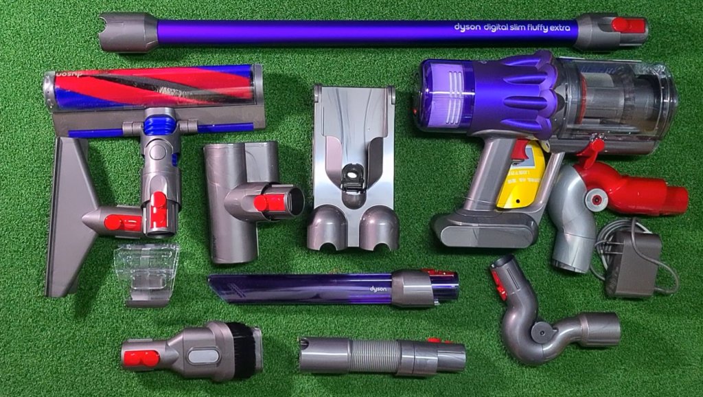 Dyson Slim Fluffy Extra Review - Lightweight, Dustbuster Supremo | Hitech Century