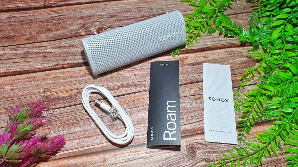 Sonos Roam Review Box contents