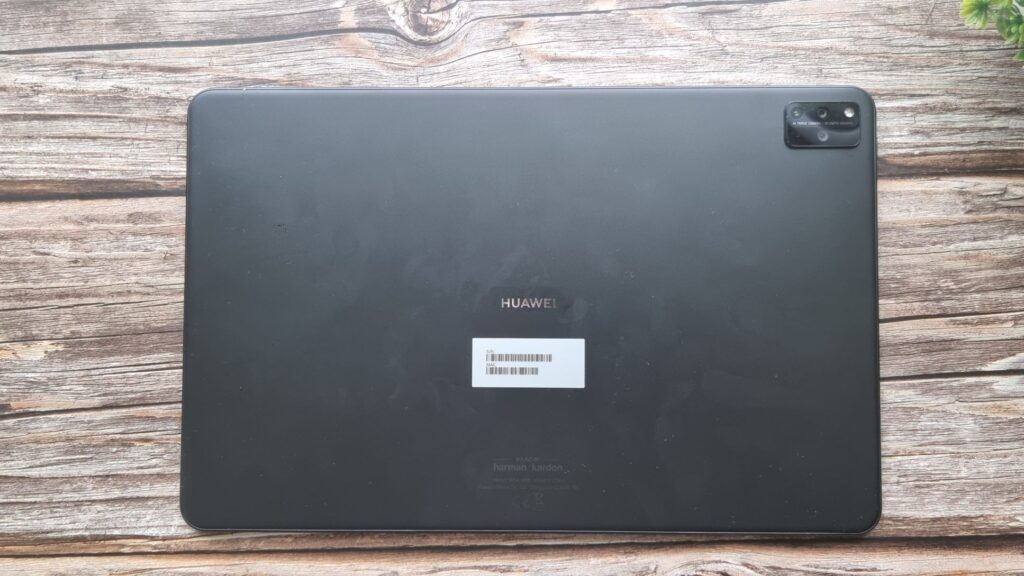 Huawei MatePad Pro 12 Unboxing backplate
