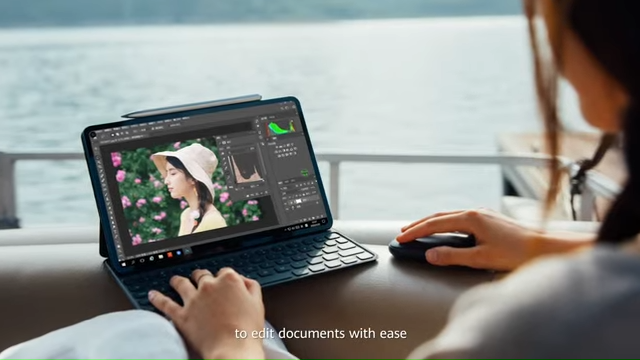 Huawei MatePad Pro 12 work and dock
