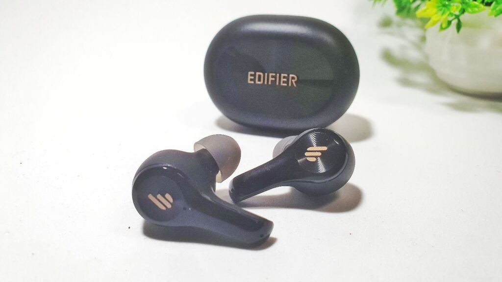 Edifier X5 Review ear buds close up