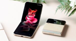 Here’s what you need to know about the Samsung Galaxy Z Flip3 in one handy chart 4