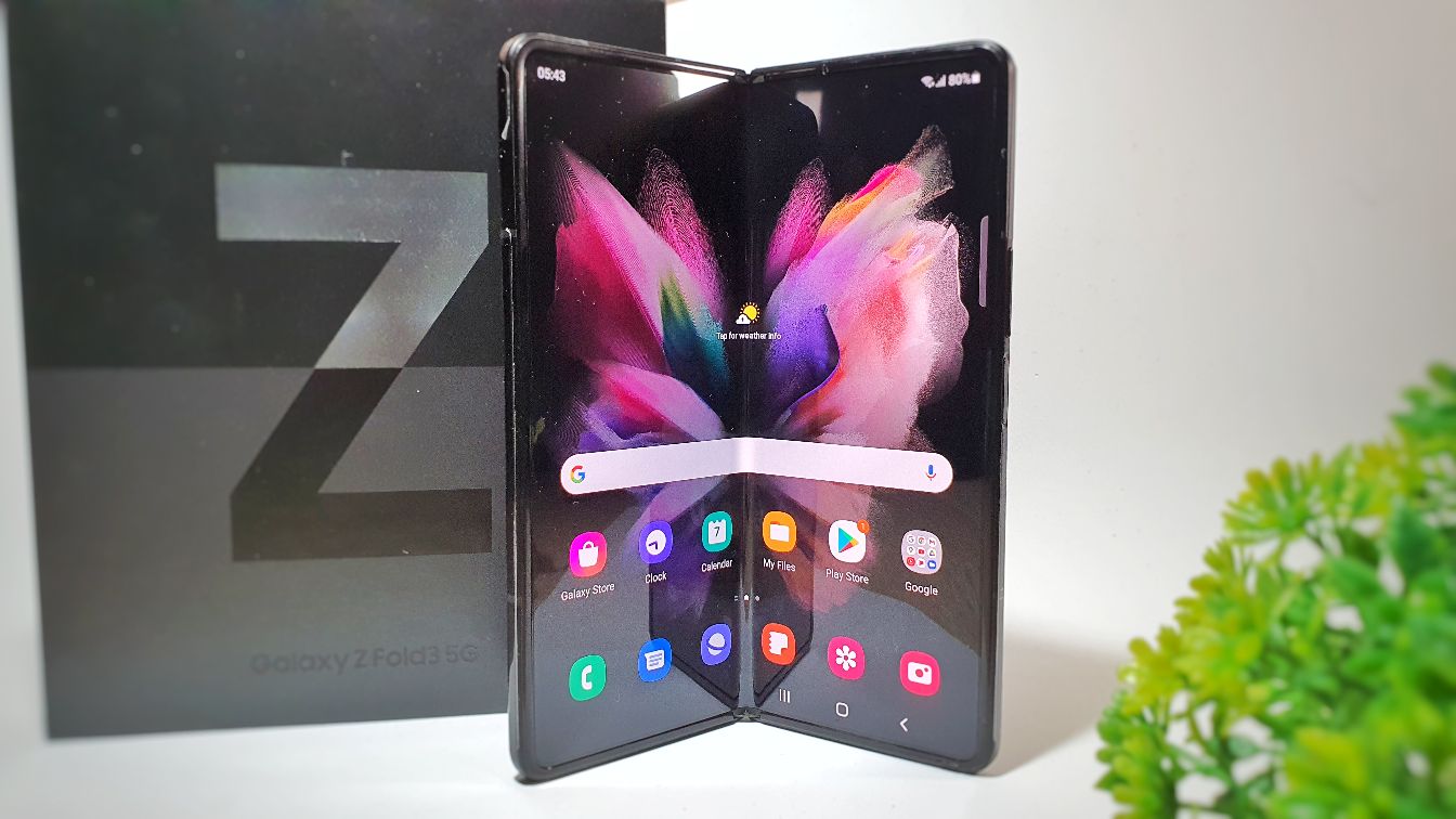 Samsung Galaxy Z Fold3 5G First Look and Hands-On - Unfolding the Magic ...