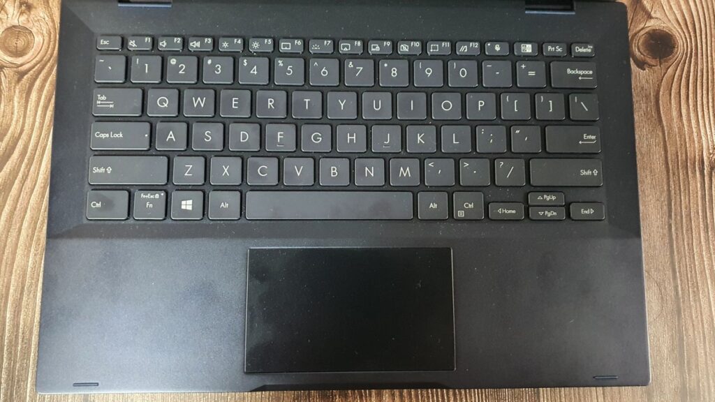 ASUS ExpertBook B5 Flip Review (B5302F) keyboard