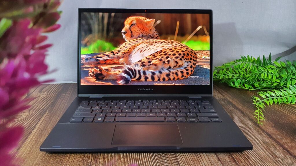 ASUS ExpertBook B5 Flip Review (B5302F) front