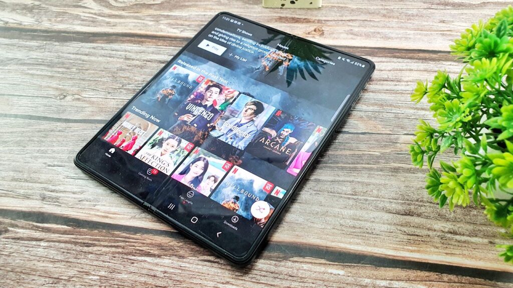 Samsung Galaxy Z Fold3 5G is an amazing phone for gaming netflix