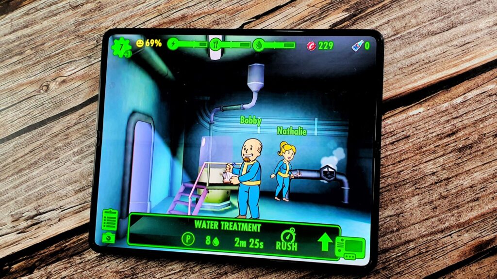 Samsung Galaxy Z Fold3 5G is an amazing phone for gaming fallout shelter