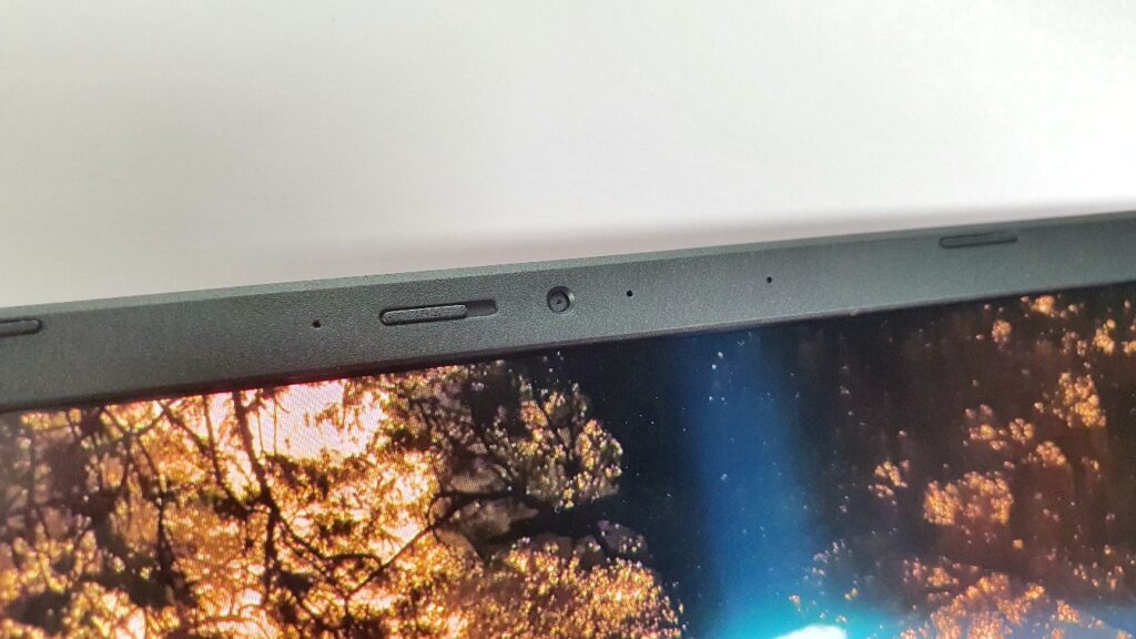 Asus Vivobook Pro 15 OLED Review privacy slider