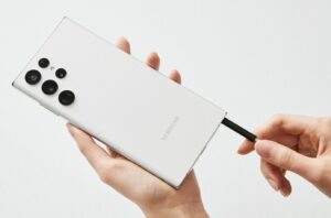 Samsung Galaxy S22 Ultra is the Galaxy Note reborn with S Pen and superior low light cameras 7