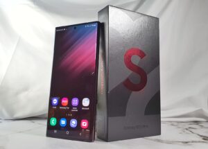 Samsung Galaxy S22 Ultra First Look - Malaysia First Impressions 3