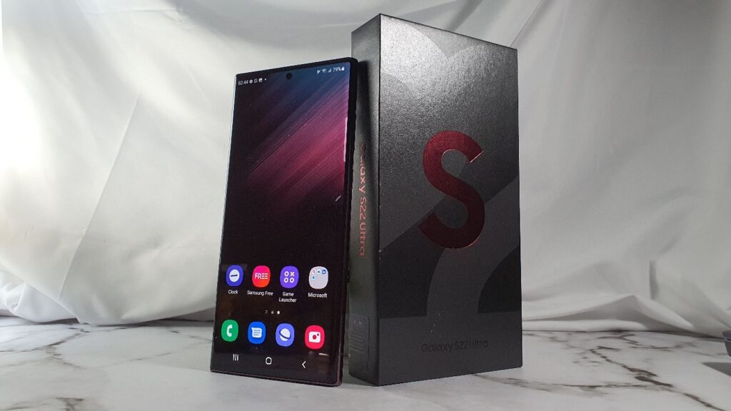 Samsung Galaxy S22 Ultra First Look box