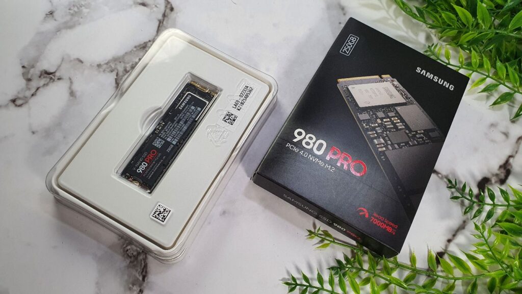 Samsung SSD 980 Pro Review box open