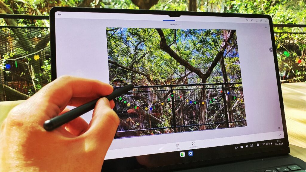 Here’s how the Samsung Galaxy Tab S8 Ultra and its S Pen stylus help empower your creative side 1