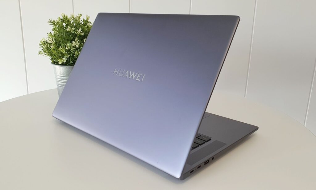 Huawei MateBook 16s Review  rear