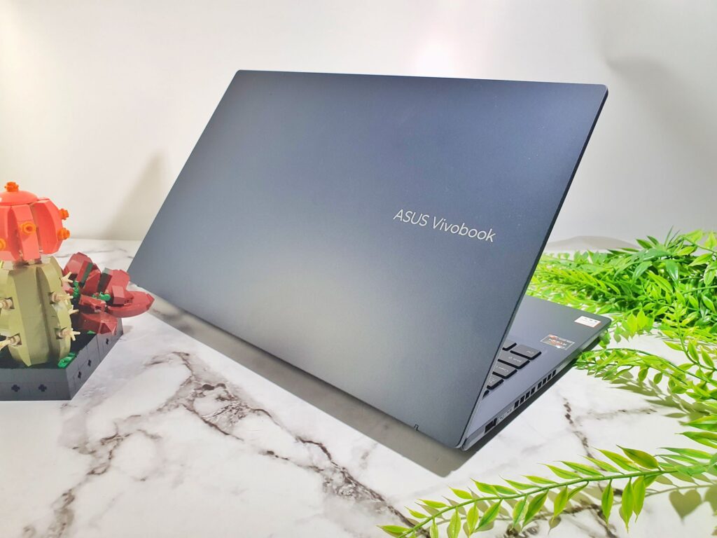 ASUS Vivobook 15X OLED review (M1503)  rear