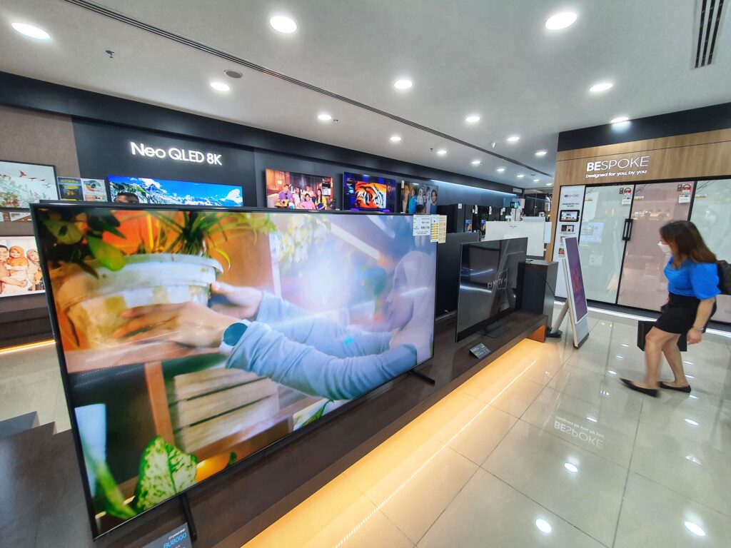 Samsung Consumer Electronics Experience Store interior
