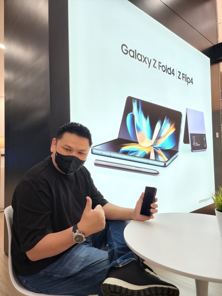 Galaxy Z Flip4 and Fold4 foldables gary